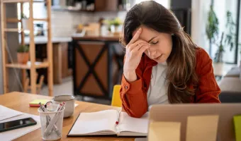 Τι φταίει όταν νιώθουμε χρόνια κόπωση; Ο διατροφολόγος Κωνσταντίνος Ξένος απαντά