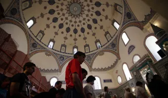 Τζαμί Μπάνια Μπάσι 