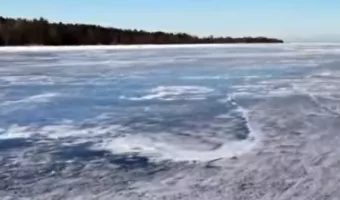 Πολωνία: Εντυπωσιακές εικόνες από τον παγωμένο ποταμό Βιστούλα