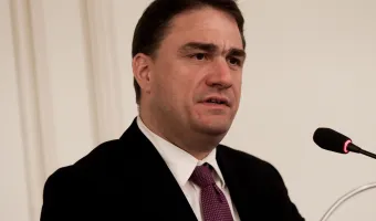 Κώστας Τσουκαλάς πορτρέτο
