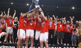 Κυρίαρχος Ολυμπιακός, έβαλε... κερασάκι με πρωτάθλημα στην ιστορική σεζόν του