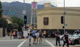 Warner Bros 