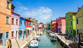 Burano πολύχρωμο χωριό