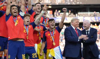  Μουντιάλ 2026: Ακόμη και στην απονομή ο Τραμπ ήθελε να είναι ο πρωταγωνιστής