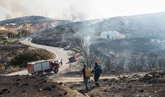  «Οι megafires αποκαλύπτουν το κόστος του υπερτουρισμού στην Ελλάδα» 