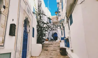 Χωριό που θυμίζει ελληνικό νησί αλλά είναι στην Αφρική
