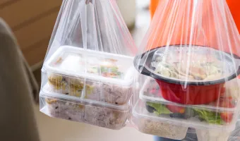 Δοχεία φαγητού από delivery: Είναι ασφαλές να τα ξαναχρησιμοποιείς;