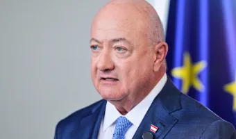 Αυστρία: Ο Κρίστιαν Στόκερ απειλεί με βέτο στον προϋπολογισμό της ΕΕ