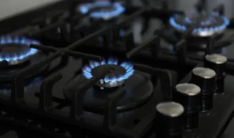 Gas
