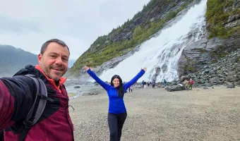 Happy Traveller στην Aλάσκα: Πρεμιέρα σεζόν, το Σάββατο 10 Οκτωβρίου στον ΣΚΑΪ