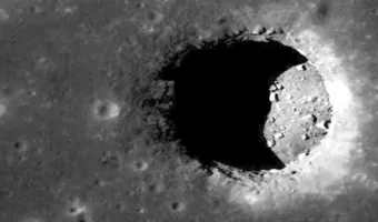 NASA: Αποστολή στη Σελήνη για να βρει αν υπάρχει τεράστιο σπήλαιο κάτω από την επιφάνειά της