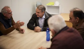Μητσοτάκης με αγρότες