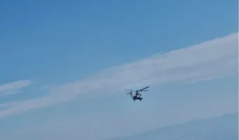Το ελικόπτερο που μεταφέρει τους 17χρονους