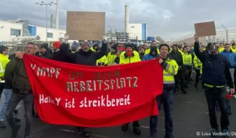 Εργαζόμενοι Ford διαδηλώνουν Κολωνία