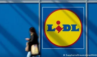 Στόλος Lidl και γερμανική σημαία