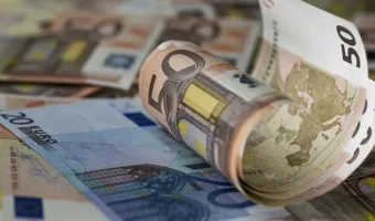 Χαρτονομίσματα ευρώ κοντινό