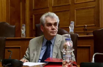 Πολιτικά αποστήματα και έρευνες της Βουλής