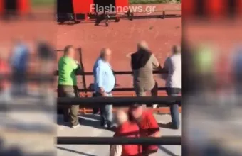 Καλαμαριά: Καρέ – καρέ η στιγμή της απώθησης του 70χρονου φιλάθλου στο κενό