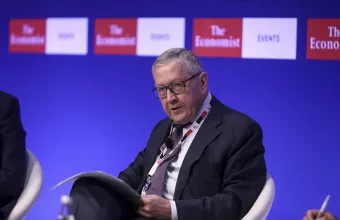 Ρέγκλινγκ: Η Ελλάδα αντιμετώπισε με μεγάλη επιτυχία την πανδημία – Διαχειρίσιμο το χρέος της