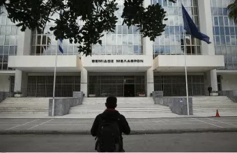 Εμφανίστηκε τηλεφωνικά ο «Σαράφης» - Ναι σε εξέταση μόνο με ηλεκτρονικά μέσα