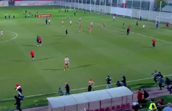 Εισβολή κουκουλοφόρων και διακοπή στο Ολυμπιακός - Μπάγερν για το Youth League