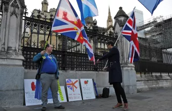 Brexit: Εκλογές το Δεκέμβριο καλούνται να εγκρίνουν οι Βρετανοί βουλευτές