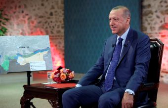 Τουρκία προς ΗΠΑ: Παραδώστε τον επικεφαλής των κουρδικών δυνάμεων