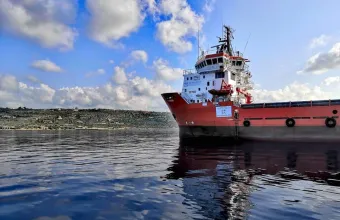 Ένας «Τυφώνας» στο ηφαίστειο της Σαντορίνης (vid)
