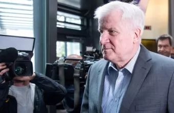 Επίσκεψη Ζεεχόφερ σε Άγκυρα και Αθήνα για το μεταναστευτικό