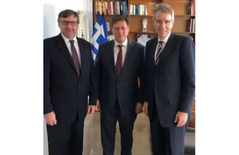 Θέμα παραβατικής συμπεριφοράς της Τουρκίας έθεσε ο Βαρβιτσιώτης στον Πάλμερ 