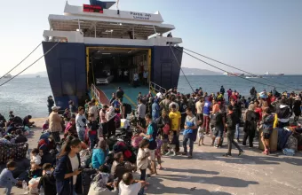 Πέντε έως δέκα προαναχωρησιακά κέντρα μεταναστών προβλέπει το σχέδιο της κυβέρνησης