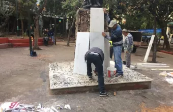 Παρέμβαση καθαριότητας - αποκατάστασης και εορταστικού στολισμού στην Πλατεία Εξαρχείων