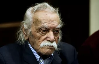 Τιμής ένεκεν τάφος στην οικογένεια του Μανώλη Γλέζου από τον Δήμο Αθηναίων