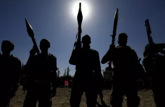 Υεμένη: Ξεκινούν αεροπορικοί βομβαρδισμοί στην πρωτεύουσα Σανάα 