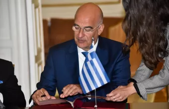 Τηλεφωνική επικοινωνία Δένδια - Μπορέλ για EastMed και Λιβύη