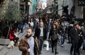 Πασχαλινό ωράριο: Ανοιχτά και την Κυριακή τα καταστήματα- Πώς θα λειτουργήσουν τη Μεγάλη Εβδομάδα