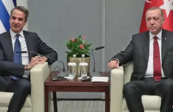 Κυβερνητικές πηγές: Ζητάμε «ένα ευρύτερο πλαίσιο κυρώσεων απέναντι στην Τουρκία»