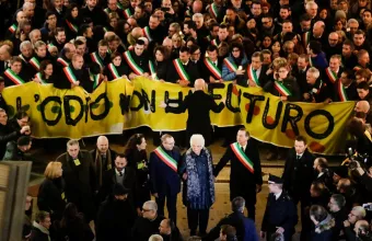 Μιλάνο: Πορεια κατά του μίσους - Η εμβληματική 89χρονη που επέζησε του Άουσβιτς (pics)