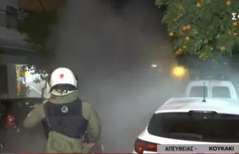 Καρέ - καρέ η σύγκρουση των αστυνομικών με τους καταληψίες στο Κουκάκι (vid)