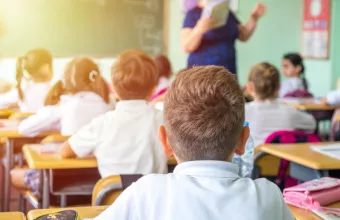 Πώς θα επιστρέψουν οι μαθητές στα σχολεία: Τι θα ισχύσει για μάσκες και σελφ τεστ - Όλα τα νέα πρωτόκολλα