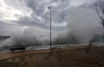 Μονεμβασιά: Βύθισε σκάφος η Ζηνοβία