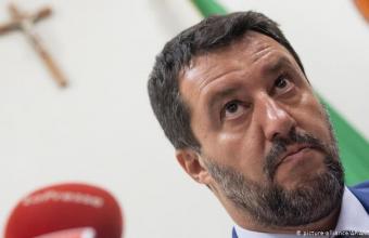 Απομακρύνονται οι πρόωρες εκλογές στην Ιταλία μετά το πλήγμα Σαλβίνι