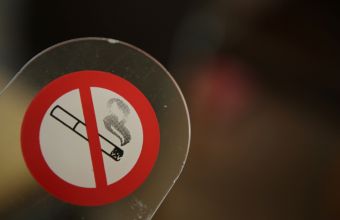 Ο Δήμος Αθηναίων δημιουργεί το πρώτο ιατρείο διακοπής καπνίσματος  
