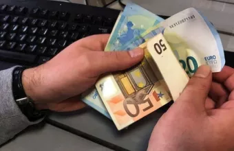 Στις 21 Απριλίου η πληρωμή της μισθοδοσίας των δημοσίων υπαλλήλων