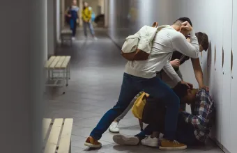 Νέο περιστατικό ξυλοδαρμού μαθητή στην Καβάλα – Τι καταγγέλλει ο πατέρας