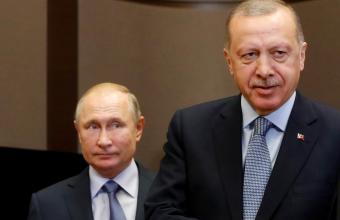 Η Μόσχα κατηγορεί την Τουρκία ότι στηρίζει ένοπλες παράνομες ομάδες στην Ιντλίμπ