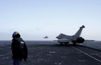 Αραβικά Μέσα- Λιβύη: Γαλλία ή Αίγυπτος πίσω από την επίθεση των «Rafale» στην βάση Αλ Ουάτιγια