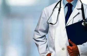 Συνελήφθη γιατρός «μαϊμού»- Τρεις θάνατοι, γιατί τους έπεισε να διακόψουν τη θεραπεία τους 
