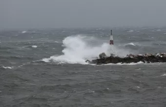 Κακοκαιρία «Gaia»: Προβλήματα στα ακτοπλοϊκά δρομολόγια από Πειραιά, Ραφήνα και Λαύριο λόγω ισχυρών ανέμων