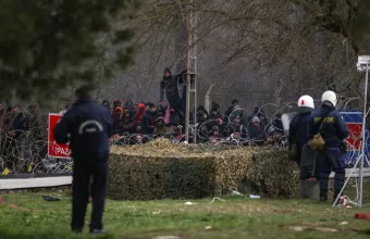 Έβρος: Τούρκοι μεταφέρουν πρόσφυγες σε πιθανά περάσματα - Πάνω από 4.000 στα σύνορα